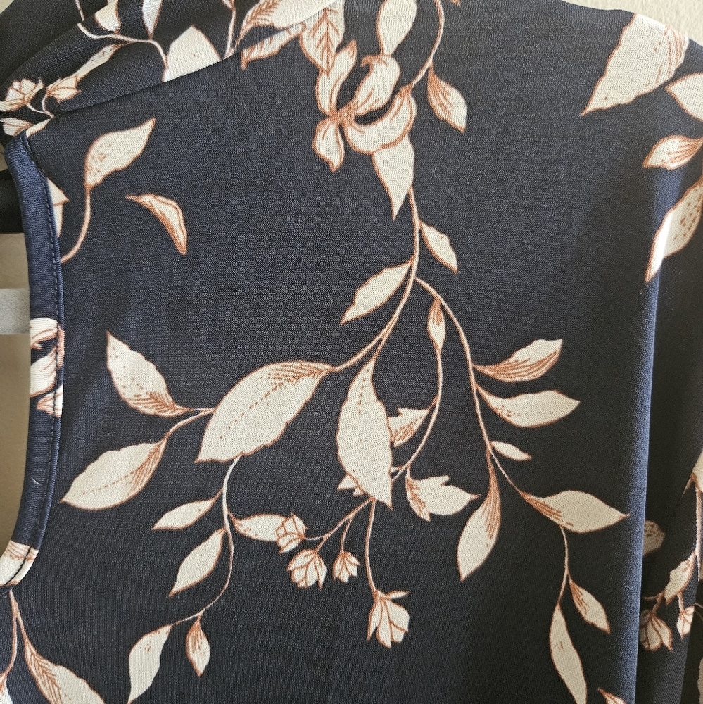 Torrid Black & Tan Floral Blouse - Picture 8 of 8